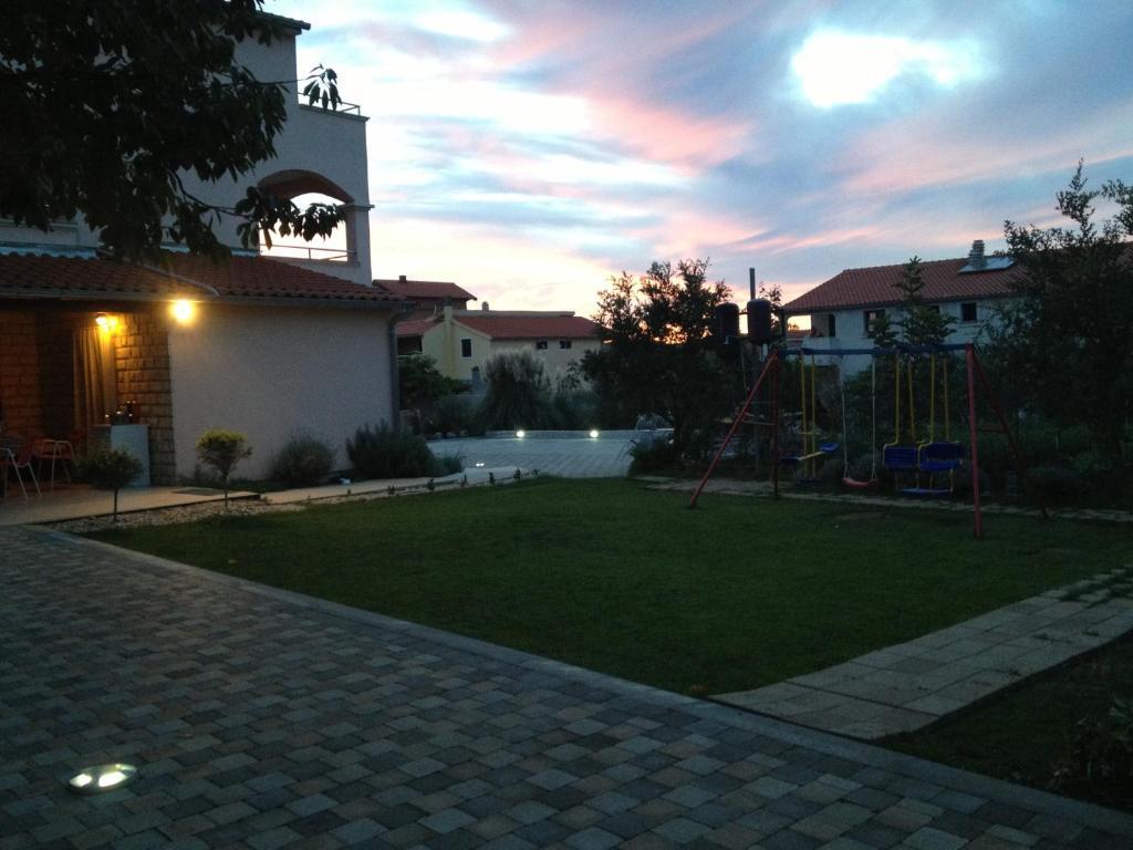 Apartments Tomic Biograd Na Moru Room photo